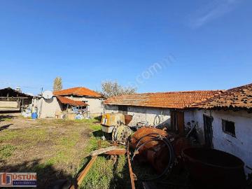 denize Yakın Zeytin Ağaçları Bulunan 814m2 Alana Sahip Köy Evi