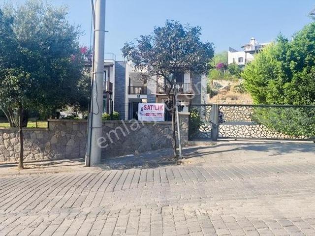 Denize Yürüme Mesafesi, Prestijli Site, Bahçe Katı