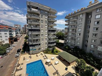 Denize Yürüme Mesafesinde | Havuz Manzaralı Ferah 2+1