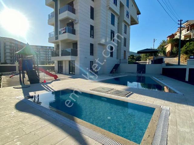 Denize Yürüme Mesafesinde | Havuzlu Sitede 2+1 Dubleks Yaşam