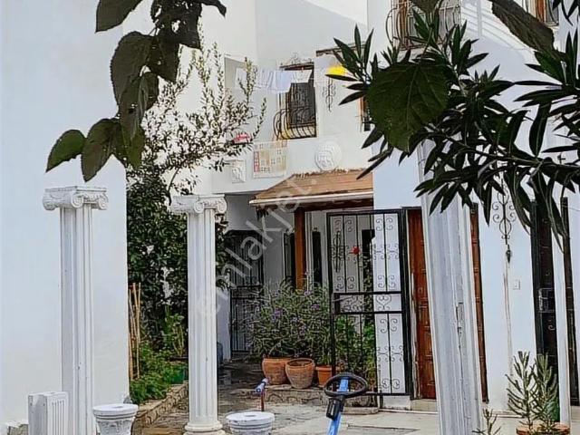 Denize Yürüme Mesafesinde Satılık 2+1 Bahçe Katı Daire