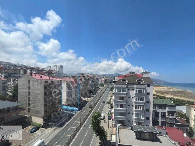 Denizi Gören Konumda Satılık Daire Akçaabat