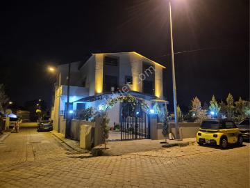 Denizli Merkezefendi’de 270m2 4+1 2 Katlı Acil Satılık Villa