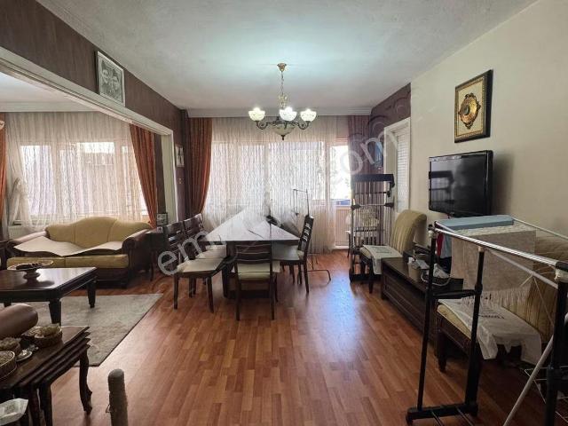 Denizli Atatürk Caddesinde Satılık 3+1 Daire