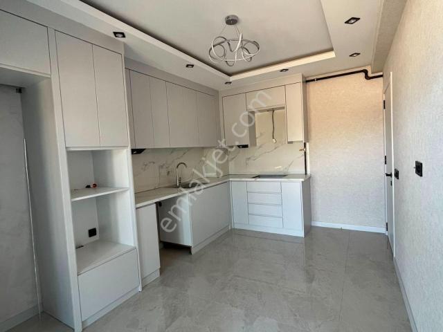 Denizli Çakmak Ta 3+1 Sıfır Ebeveyn Banyolu Çamaşır Odalı Panjurlu Kiralık Ara Kat Daire