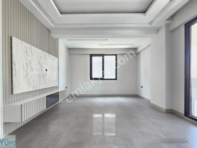Denizli Şemikler De 3+1 Cadde Üzeri Ebeveyn Banyolu Lüks İşçilikte Satılık Daire