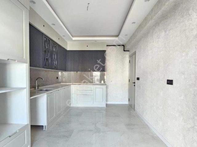 Denizli Şemikler Mahallesinde Naz Bayrağa Yakın 2+1 120 M2 Bahçe Katı Satılık Daire