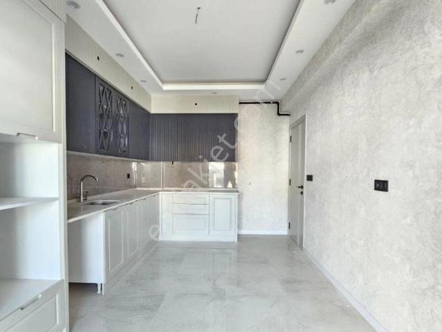 Denizli Şemikler Mahallesinde Naz Bayrağa Yakın 2+1 120 M2 Bahçe Katı Satılık Daire