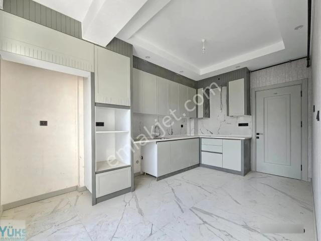 Denizli Şemikler Mahallesinde Full Kredili 2+1 120 M2 Satılık E.banyolu Arakat Daire