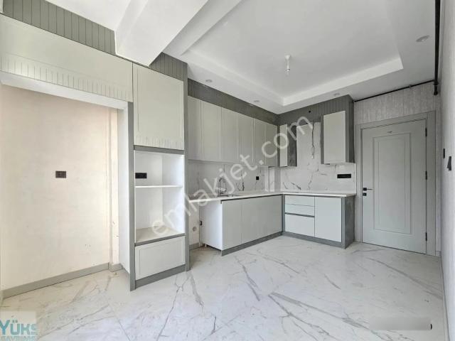 Denizli Şemikler Mahallesinde Full Kredili 2+1 120 M2 Satılık Arakat Daireler
