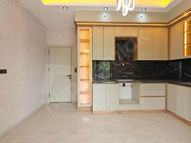 Denizli şemikler mahallesinde giyinme odalı 3+1 180 m2 lüks işçilikte satılık fırsat daireler
