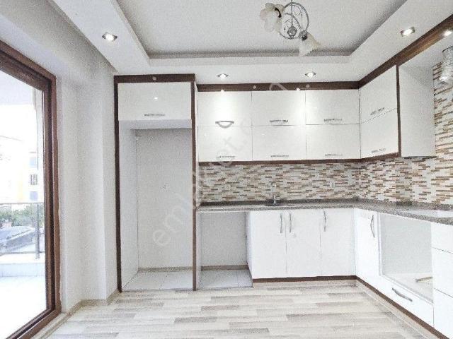 Denizli Şemikler Mahallesinde 2+1 120 M2 Naz Bayrak Üstü Kiralık Arakat Daire