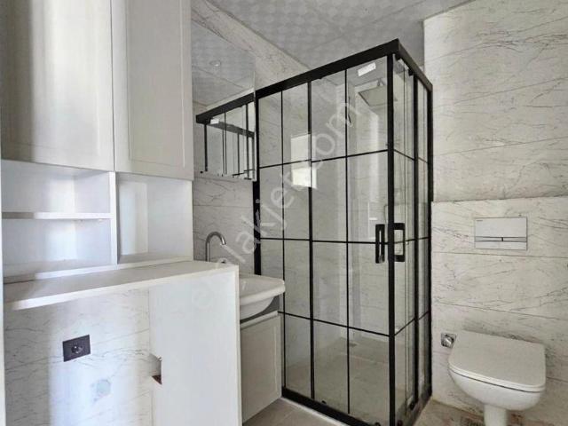 Denizli Şemikler Mahallesinde 2+1 120 M2 Önü Açık Lüks Satılık Arakat Daire