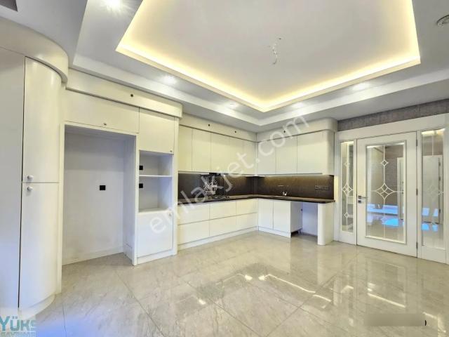 Denizli Şemikler Mahallesinde 4+1 220 M2 Havuzlu Site İçinde Arakat Satılık Daire
