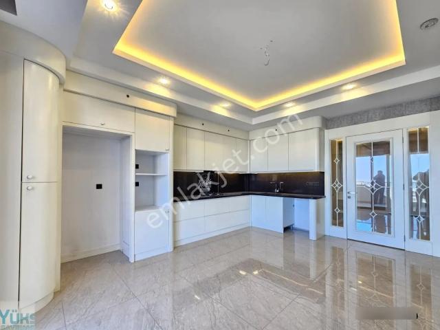 Denizli Şemikler Mahallesinde 4+1 220 M2 Havuzlu Site İçinde Arakat Satılık Daire