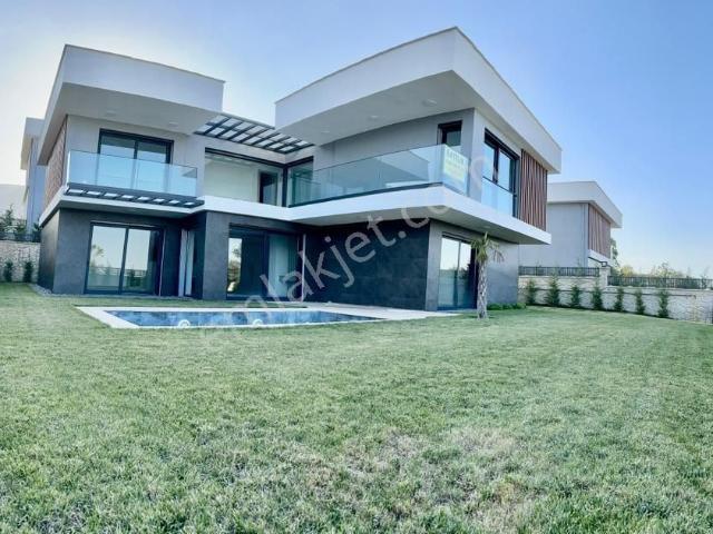 Denizli Hallaçlar’da 7+1 Sıfır Müstakil Bağımsız Villa