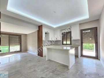 Denizli Hallaçlar Mahallesinde Yeşil Alan Park Cepheli Satılık Villa