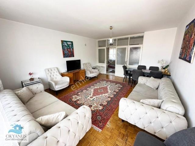 Denizli İstiklal Caddesi'nde Balkonlu Asansörlü 3+1 Eşyalı Daire