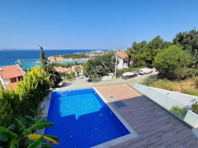 Denizli Kaan Emlak Paşalimanı Şubesinden Sakız Adası Manzaralı Lüks Villa