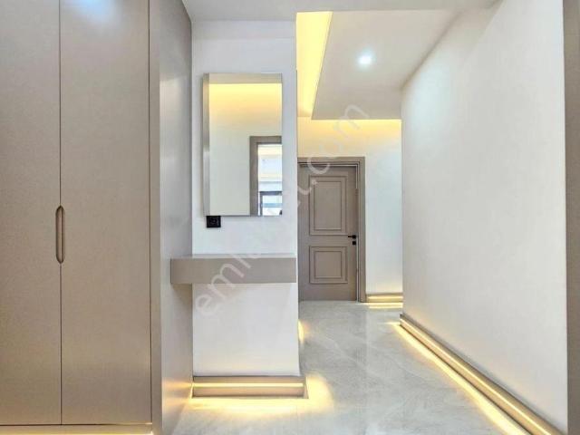 Denizli Karahasanlı Da Eşsiz 3.5+1 190 M2 Havuzlu Sitede Lüks Konsept Pres Fırsat Daire