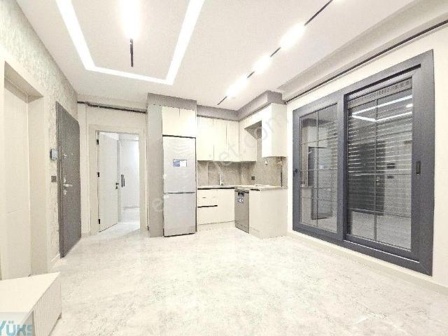 Denizli Karahasanlıda Park Cepheli Hastane Karşısı 2+1 Eşyalı Lüks Arakat Daireler