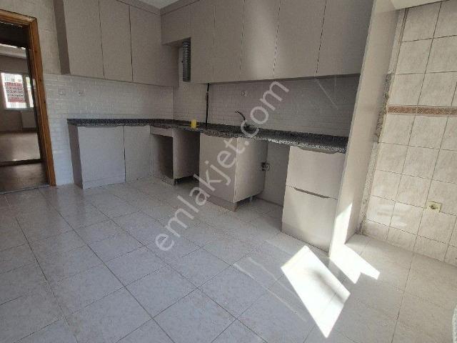 Denizli Kayalıkta İçi Yenilenmiş Arakat 3+1 Daire