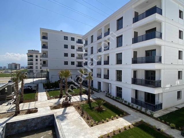 Dairemiz Ön Cephedir Yenişafakta 3+1 / 150 M2 Havuzbaşı Daire