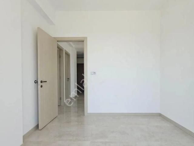Denizli Selçukbey Mahallesinde 2+1 100 M2 Park Cepheli Satılık Daire