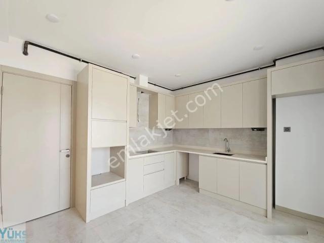 Denizli Selçukbey Mahallesinde 2+1 120 M2 Ebeveyn Banyolu Satılık Arakat Daire