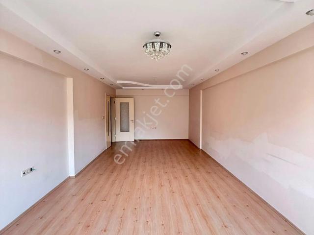 Denizli Yenişafak Ta Gül Meyd. Yakın Arakat 3+1 200 M2 Geniş E.banyolu Kiralık Daire