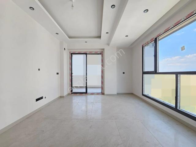 Denizli Yenişafak Mahallesinde Site İçinde 3+1 150 M2 Panjurlu Satılık Arakat Daire