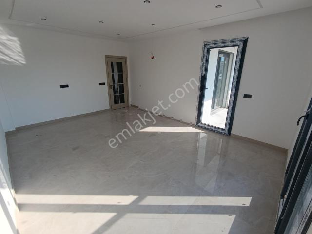 Denizli Yenişafak'ta Üçler Bulvarı Kavşak Üzeri 160 M2 3+1 Daire