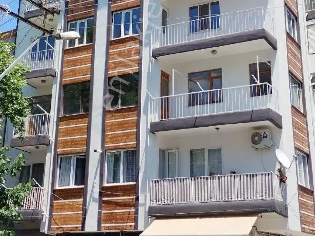 Denizli 15 Mayıs Mahallesi Hamzabey Camii Karşısı Arakat Tadilatlı Daire