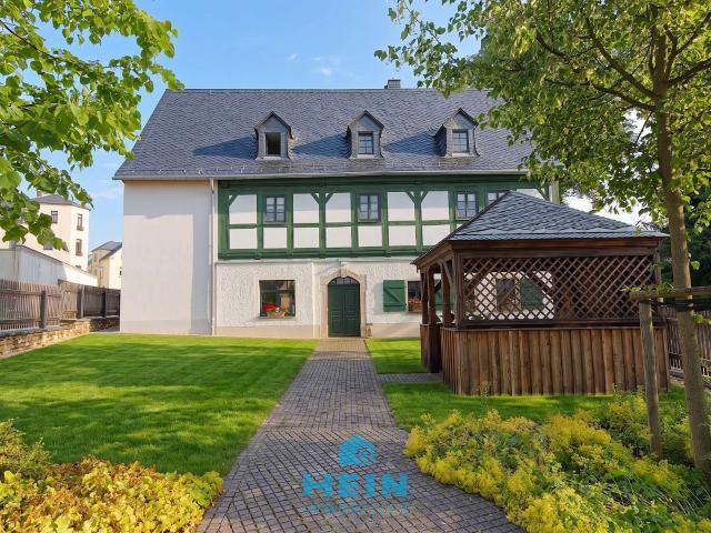 Denkmal Juwel in der Bergstadt Schneeberg: Hochwertige Erdgeschosswohnung mit Gartennutzung!