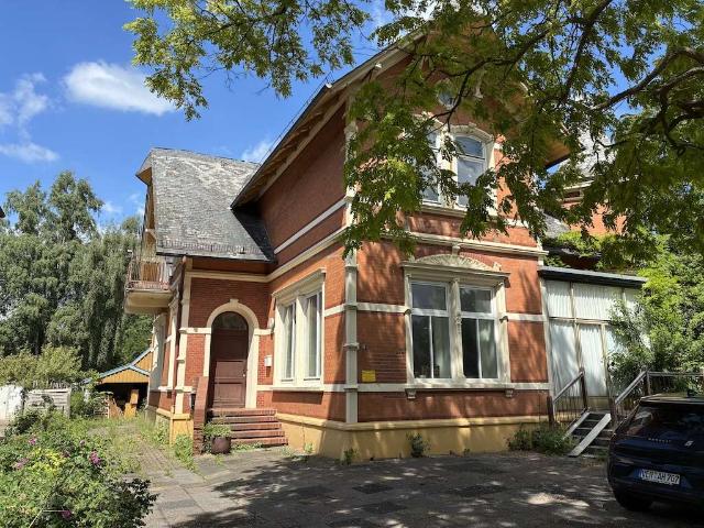 Denkmalgeschützte Villa Amalfi, zusätzliches Wohnhaus und Baugrundstück im Ortskern von Ottersberg!