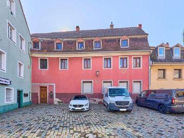 Denkmalgeschütztes 7 Parteienhaus Kapitalanlage mit klar definiertem Sanierungspotenzial
