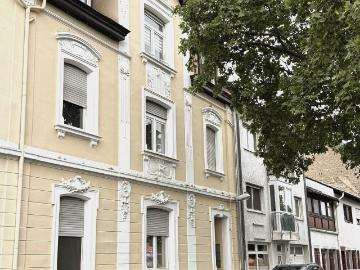 Denkmalgeschütztes Jugendstilhaus mit 3 komplett renovierten 70 m² Wohnungen in Frankenthal