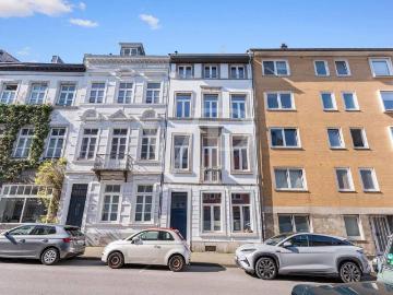 Denkmalgeschütztes Mehrfamilienhaus mit Stil in gefragter Lage