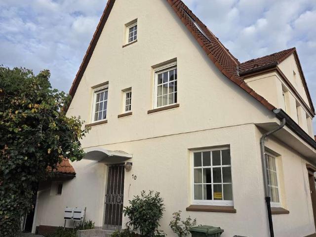 Denkmalgeschütztes Zuhause mit 2 Zimmern DKB und Hauswirtschaftsraum in Troisdorf