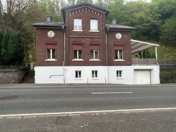 Denkmalgeschütztes Zweifamilienhaus mit großzügigem Garten, großer Terrasse und Garage zu verkaufen in Werdohl Bärenstein…