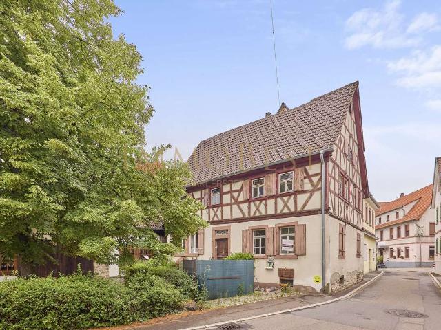 Denkmalgeschützes Fachwerkhaus für Handwerker und Visionäre!