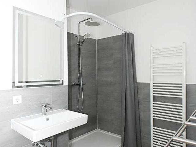 Denkmalschutz trifft moderne Wohnung: Sanierte 2 Zimmerwohnung mit neuer Einbauküche