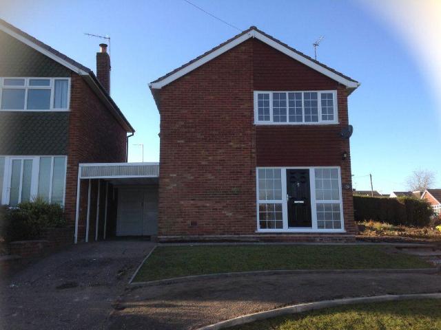 Denleigh Road, Kingswinford 3 bed detached house to rent £1,295 pcm £299 pw