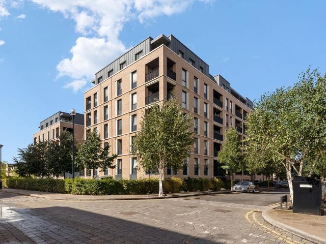 Denman Avenue, Southall UB2, 2 bed flat to rent, £2,100 pcm | PrimeLocation