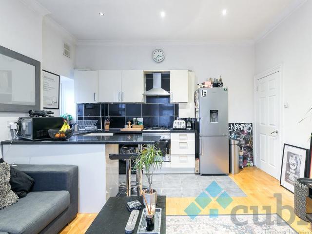 Denmark Avenue, London SW19 1 bed flat to rent £2,340 pcm £540 pw