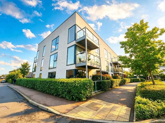 Denmark Lodge, St. Clements Avenue, Romford RM3, 2 bed flat to rent, £1,850 pcm | PrimeLocation