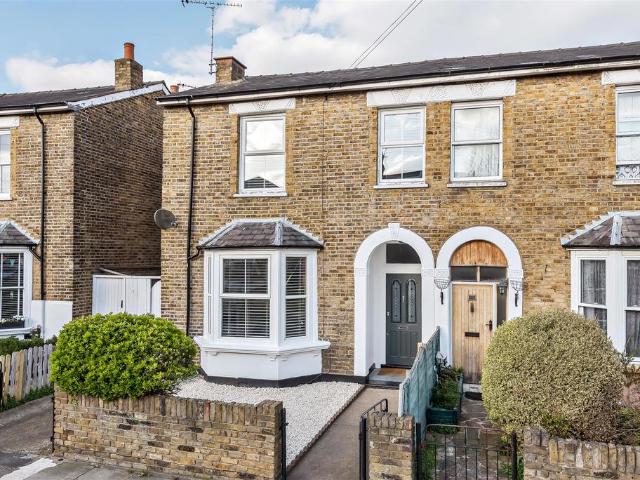 Denmark Road, Kingston Upon Thames KT1 4 bed semi detached house to rent £3,500 pcm £808 pw