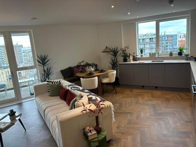 Denmark Road, London, NW6 3 bed flat to rent £3,900 pcm £900 pw