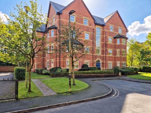 Denmark Street, Altrincham 2 bed apartment to rent £1,600 pcm £369 pw