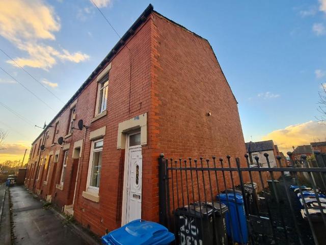 Denmark Street, Chadderton, Oldham 2 bed terraced house to rent £895 pcm £207 pw
